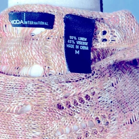 MODA International Knit Top Size Medium - Picture 4 of 4